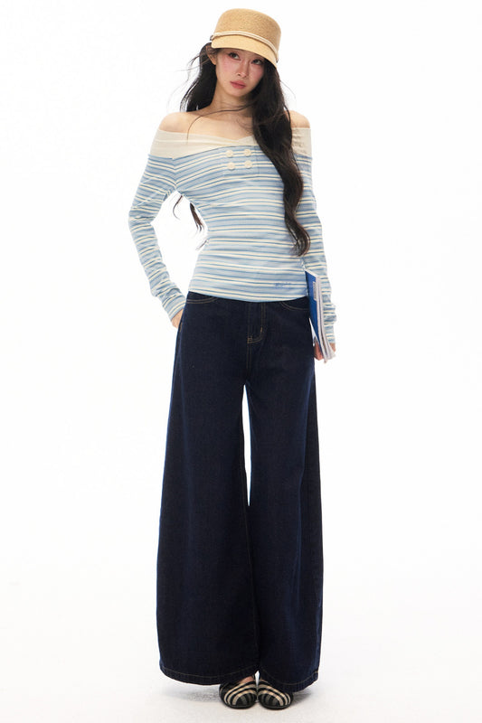 Gestreiftes schulterfreies Strickoberteil und Jeans-Set
