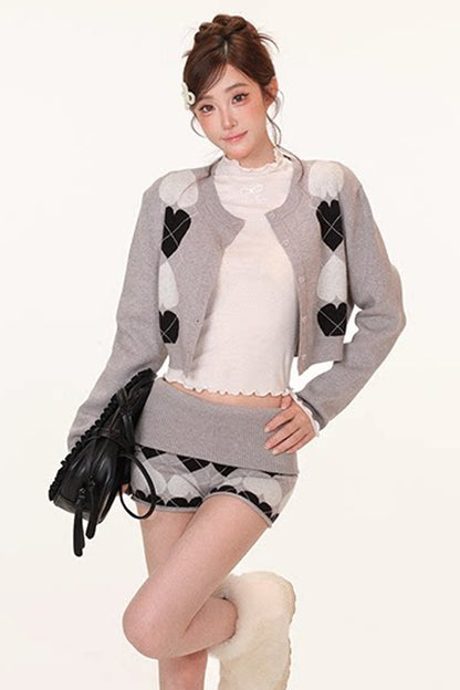 Heart Pattern Sweater Shorts Set With Embroidered Base Layer Top