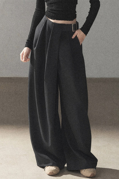 Lockere Damenhose mit weitem Bein