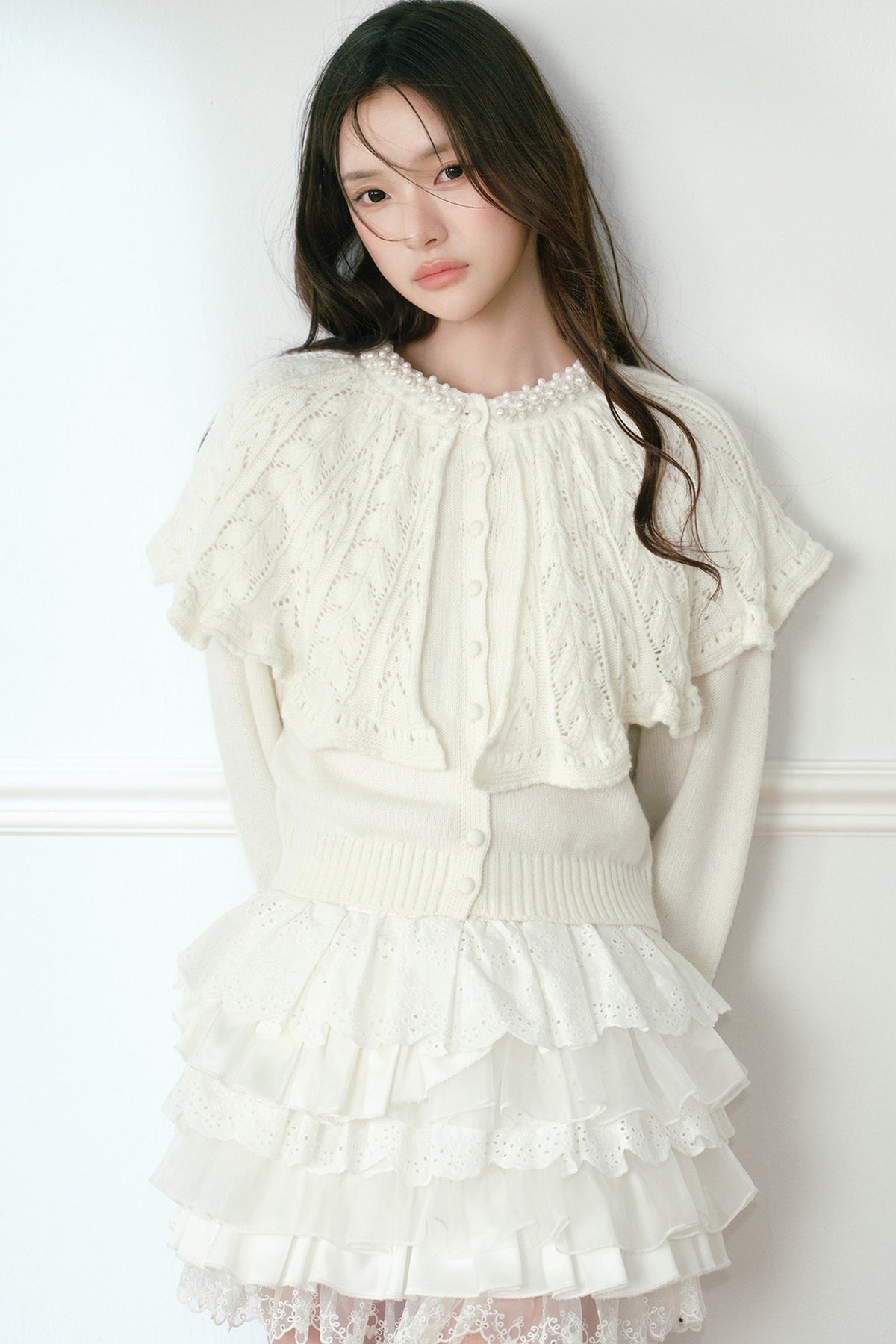 White Pearl Collar Knit Cardigan