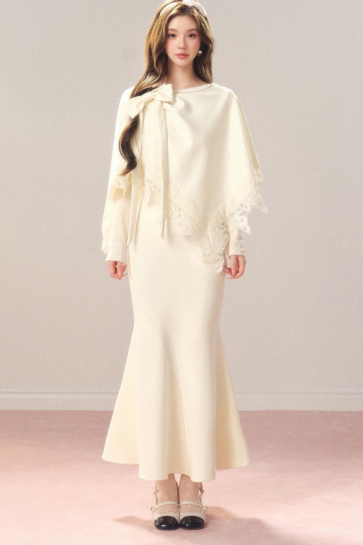 Artistic Bow Lace Knit Cape and Skirt Set-Up