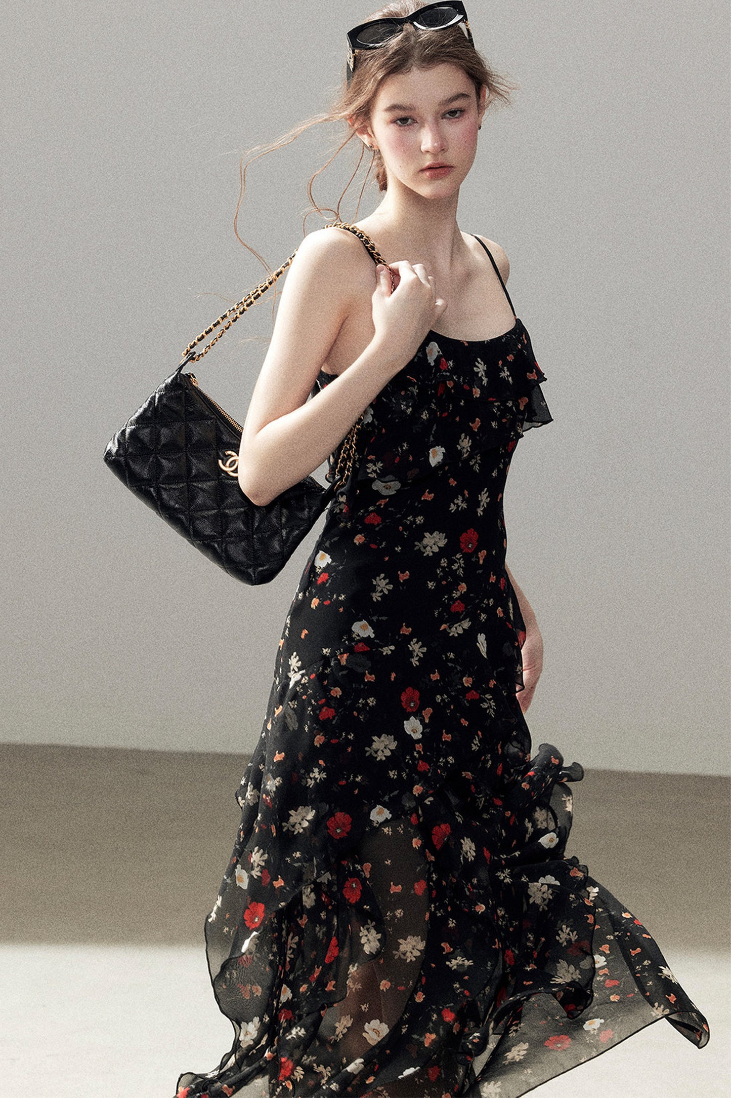 Robe à fines bretelles en mousseline à fleurs