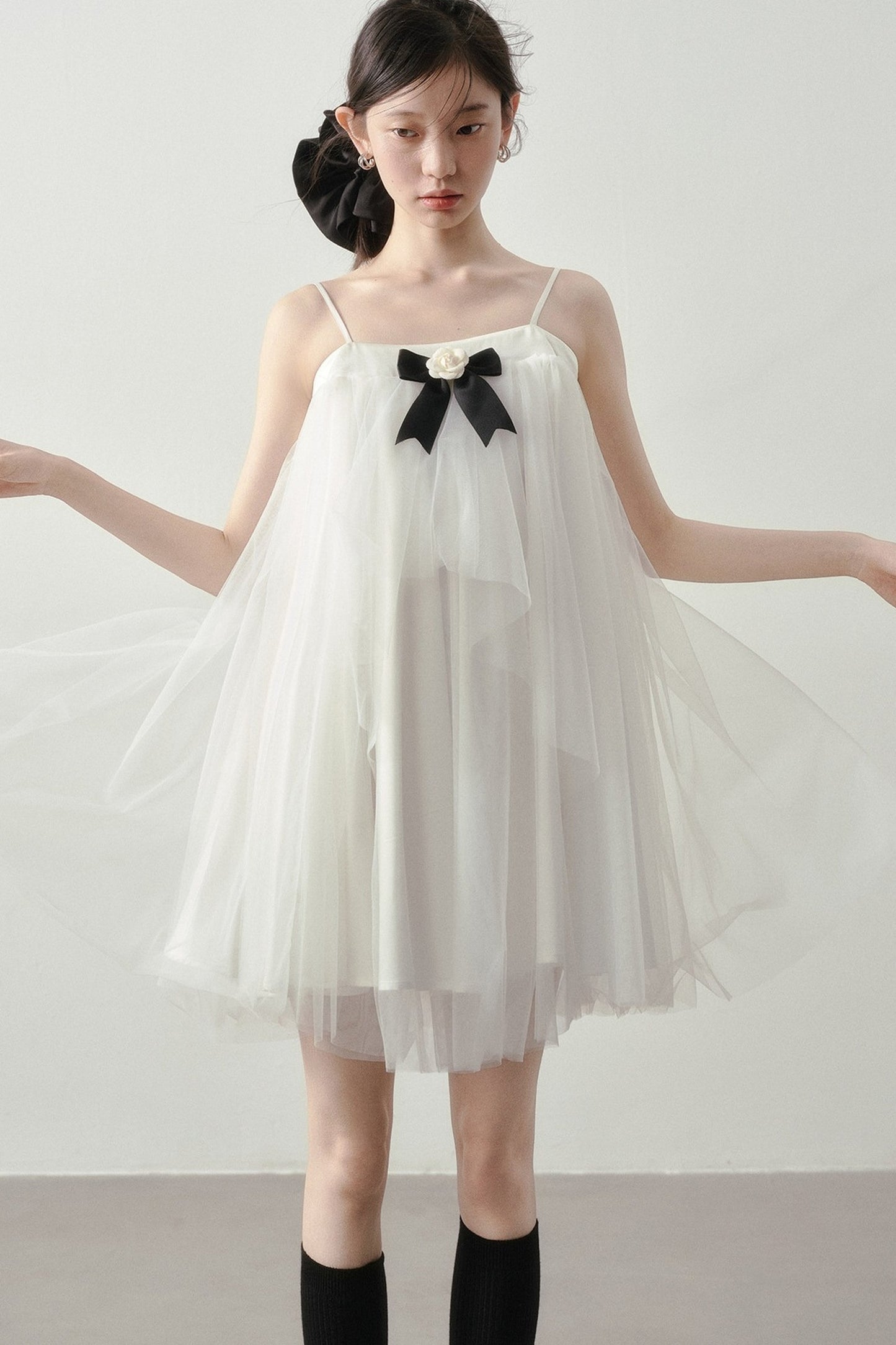 Robe à bretelles en résille française