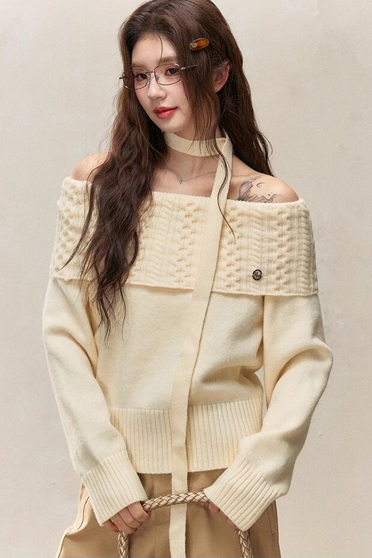 Maglione a maglia a maniche lunghe con spalle scoperte