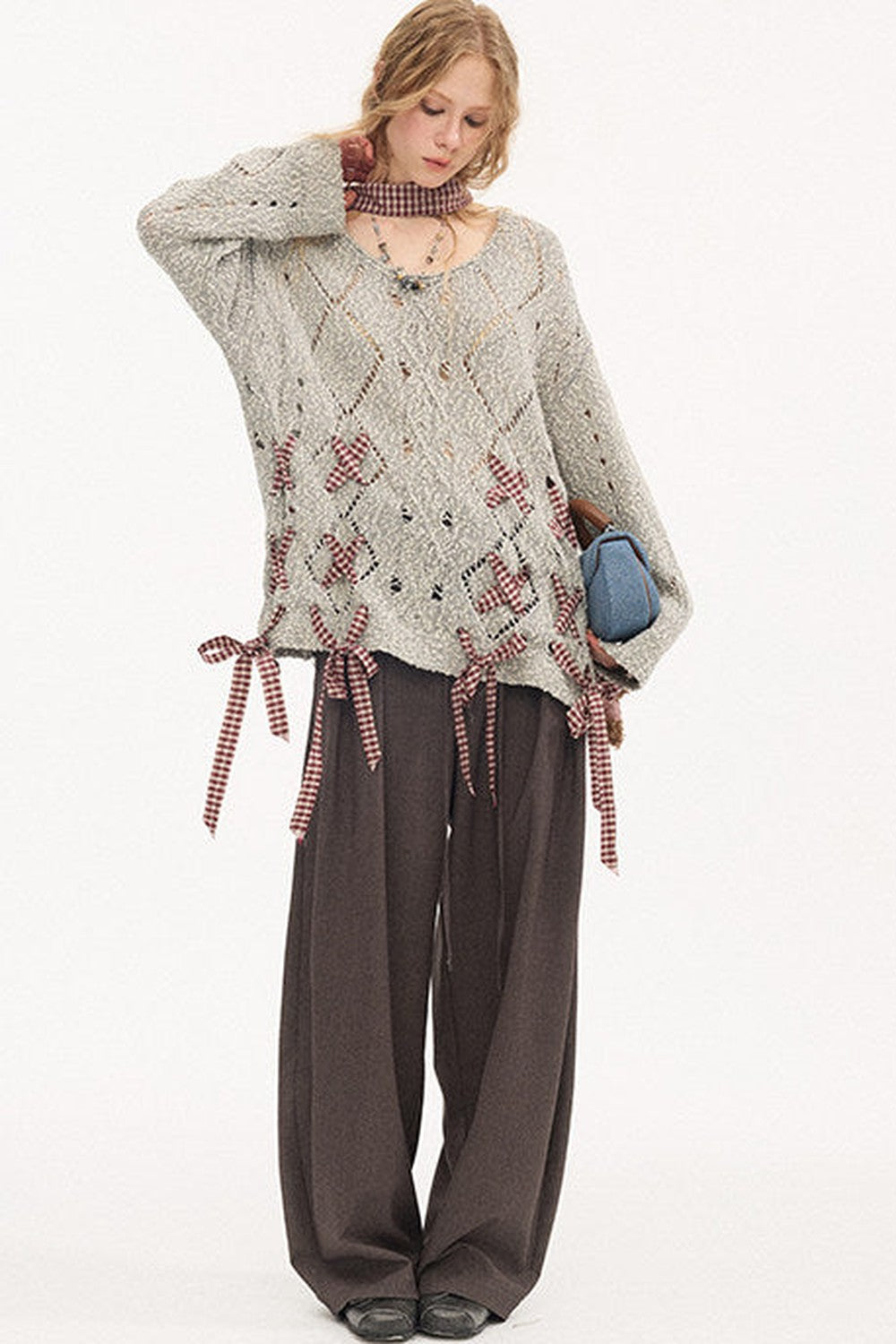 Pleated Curved Wide-Leg Pants