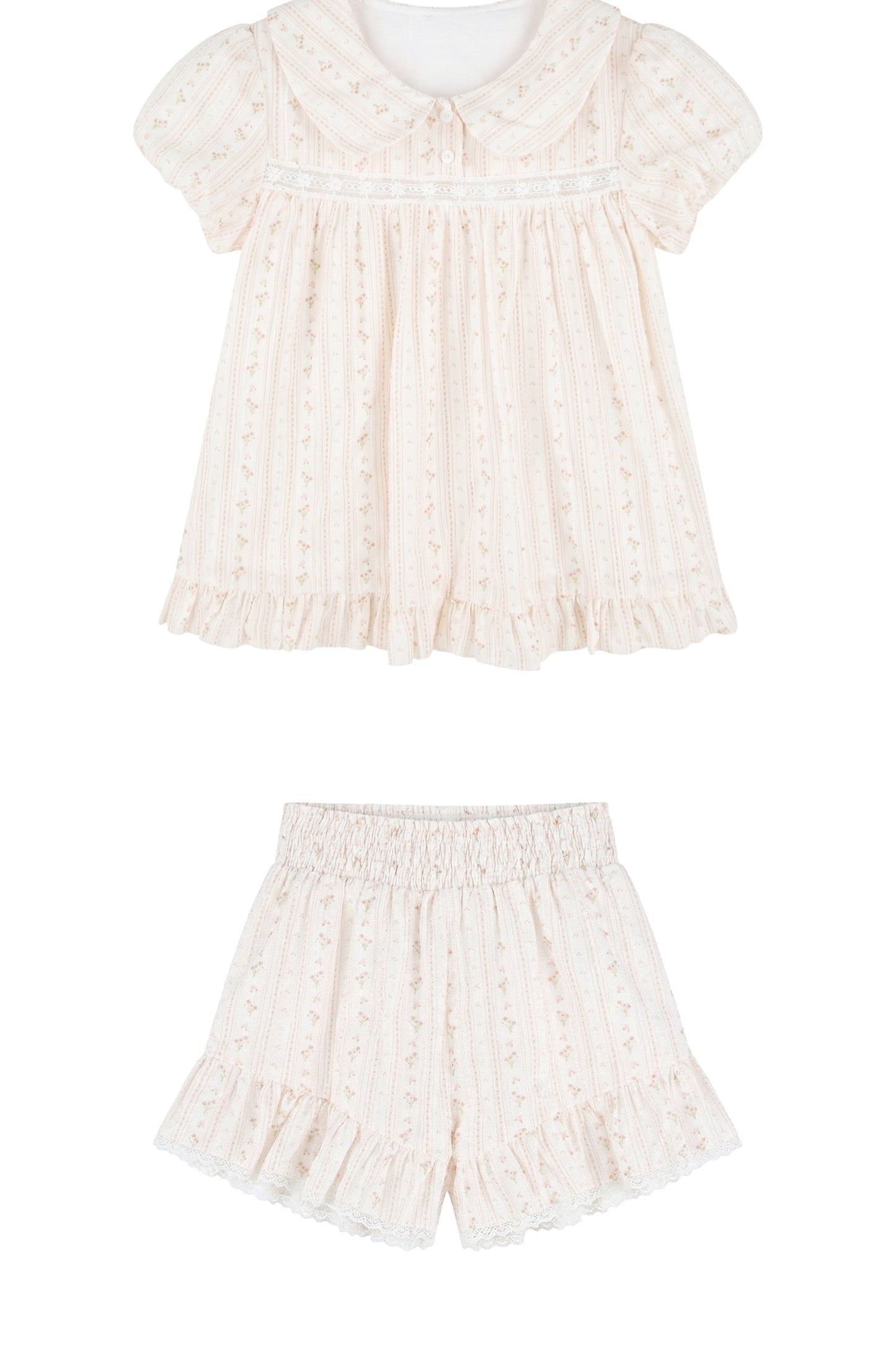 Completo con blusa a fiori con maniche a sbuffo e colletto tondo e pantaloncini