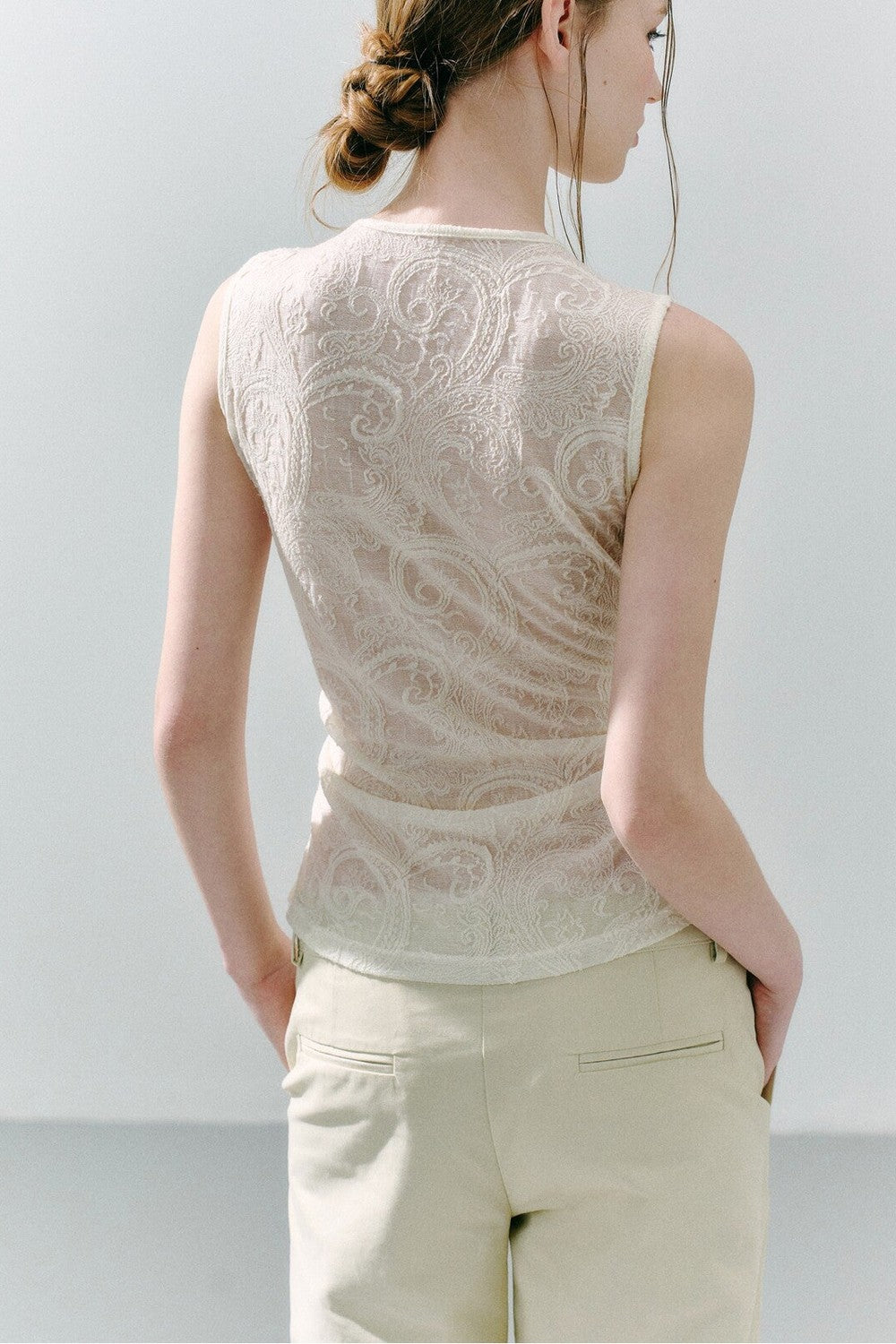 White Peach Wool Lace Ruffle Vest