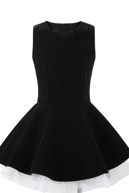Conjunto de vestido de terciopelo negro con camisa