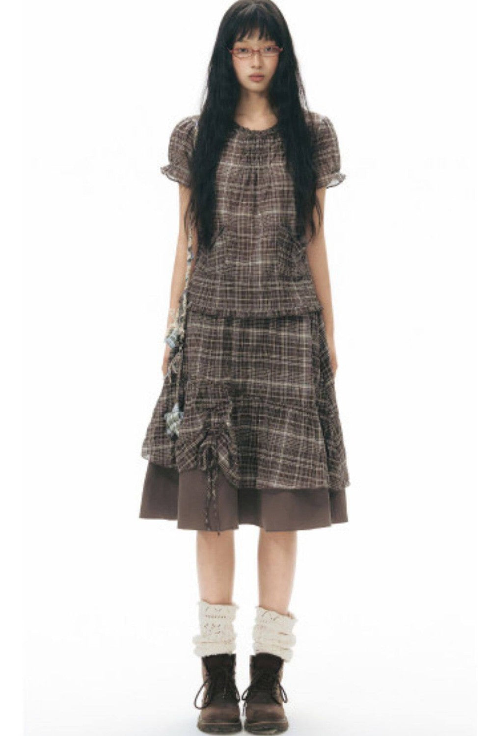 Conjunto de camisa y falda de cuadros con tapeta con volantes