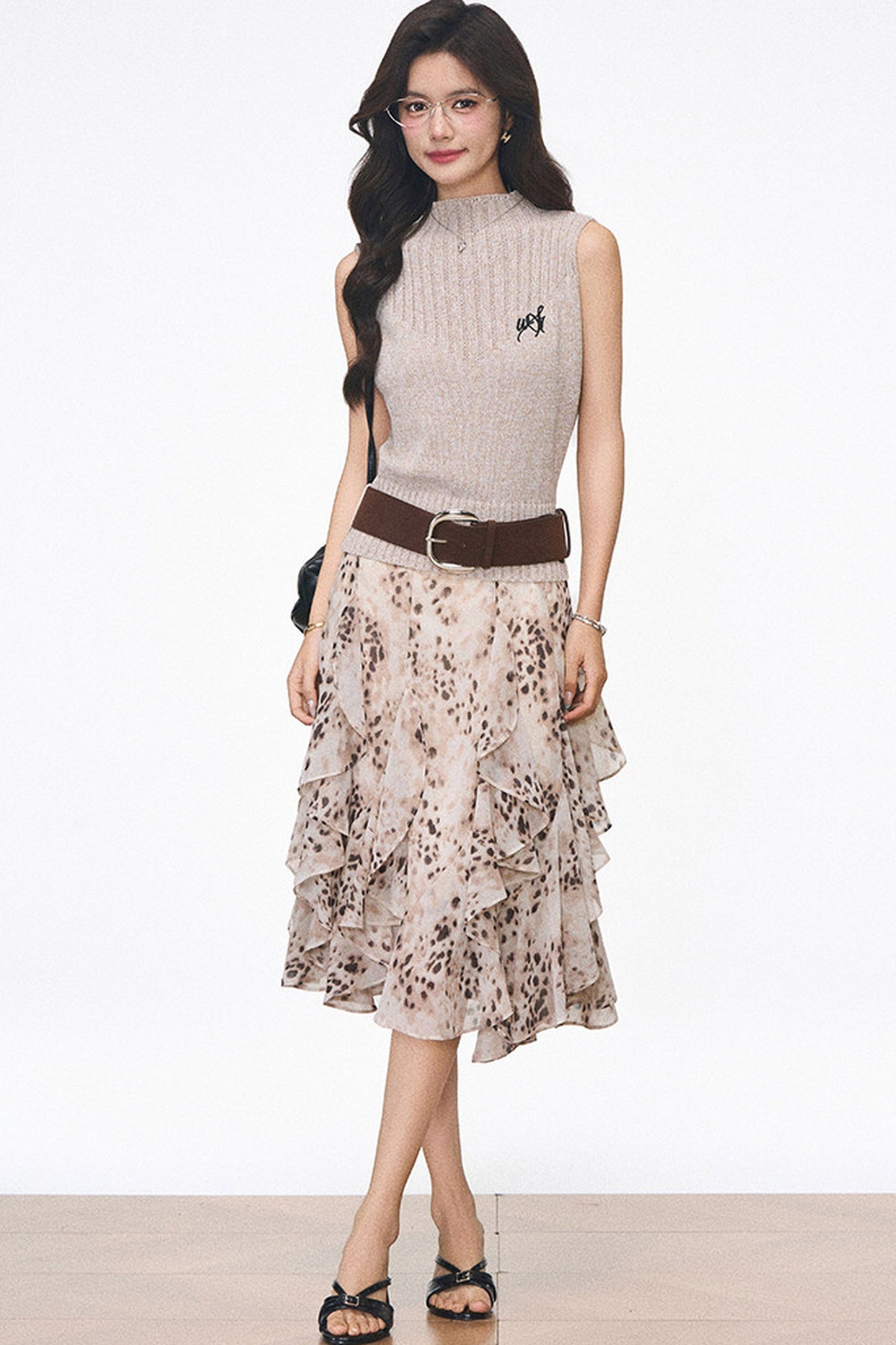 Set aus Strickweste und Leopardenrock