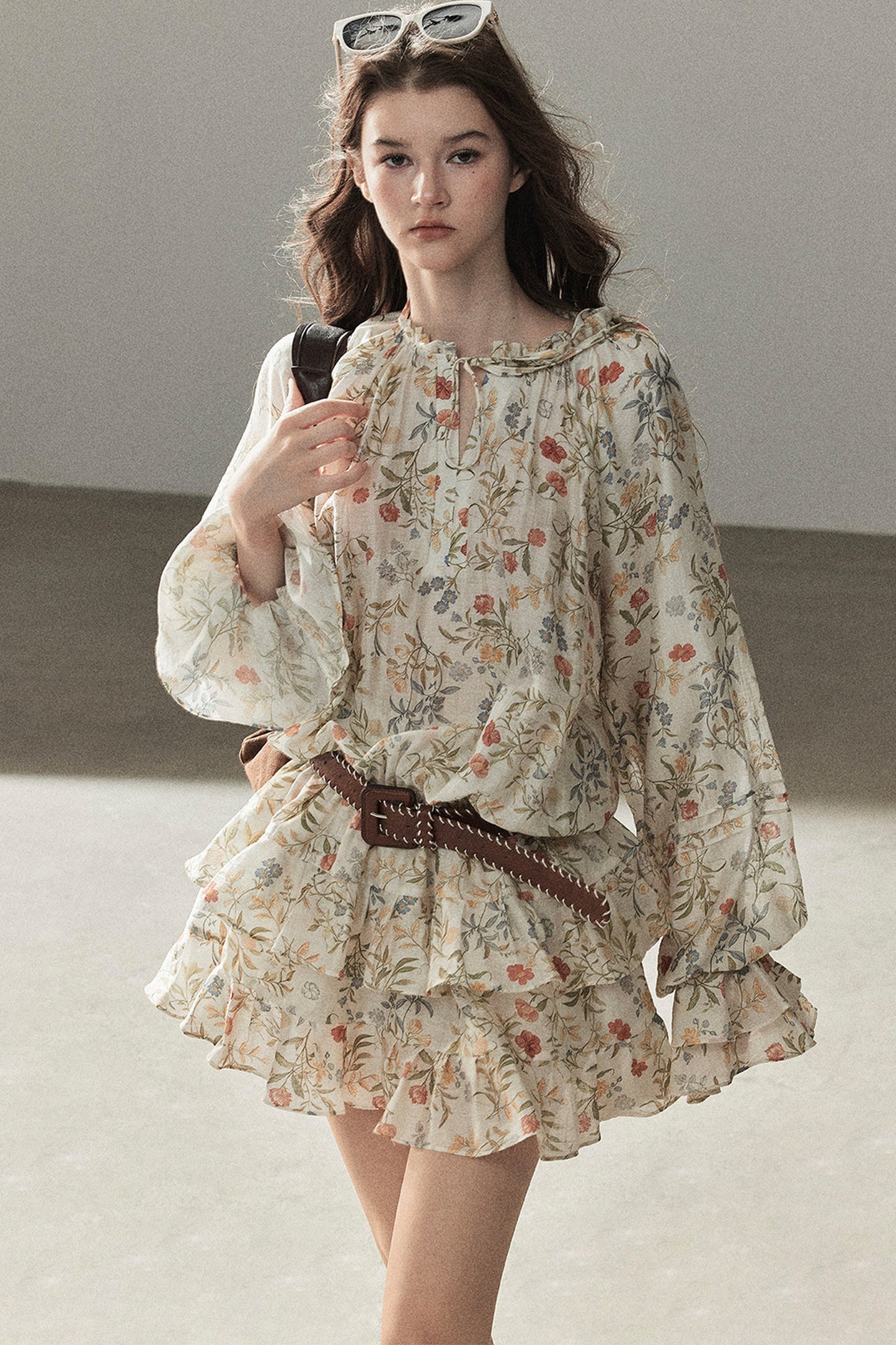 Ensemble robe fleurie à volants et leggings