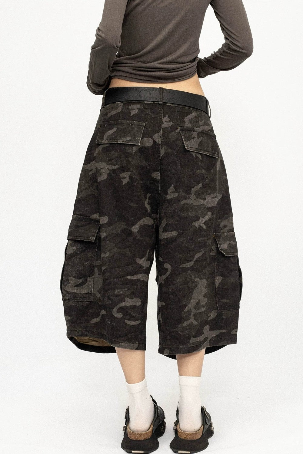 Pantaloni mimetici rétro a gamba larga