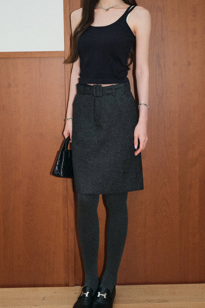 Completo con cappotto asimmetrico in lana grigio e gilet