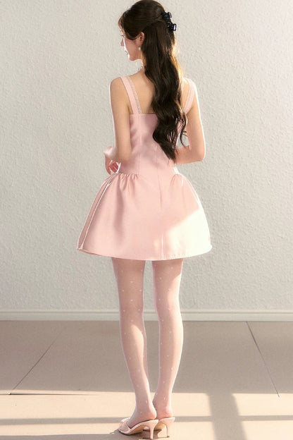 Rosa französisches Kleid mit Schleife und U-Ausschnitt