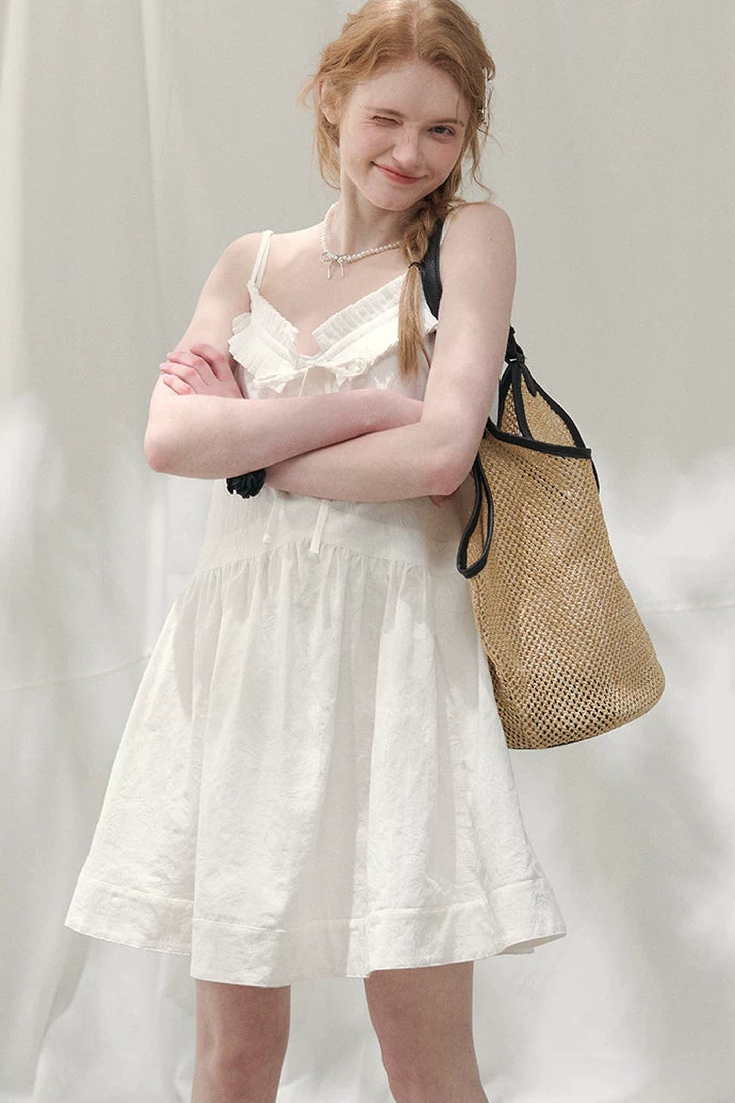 Kleid in Petite-Größe mit Schleife und Spaghettiträgern