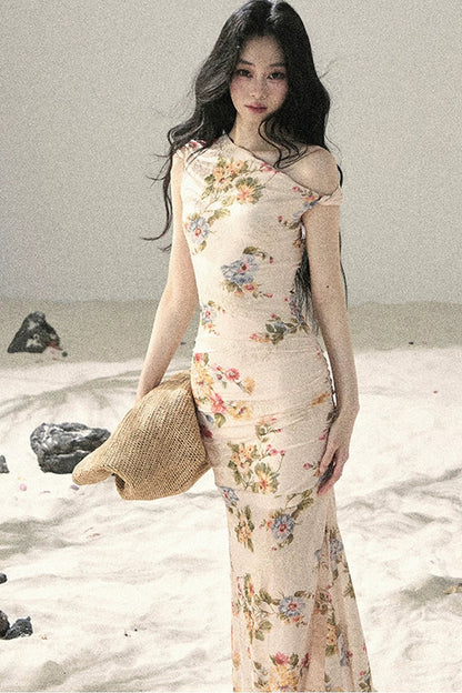 Sommerkleid aus Netzstoff mit Blumenmuster und Fischschwanz-Saum