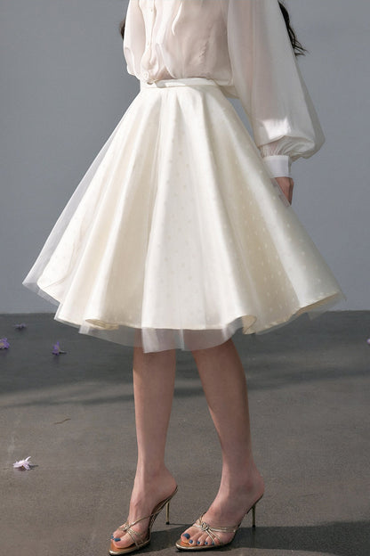 Schwingrock aus Satin mit Polka-Dots