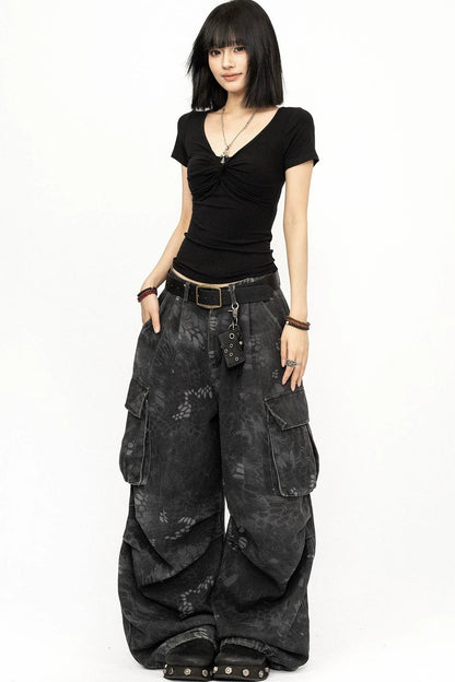 Top Y2K nero con scollo a V