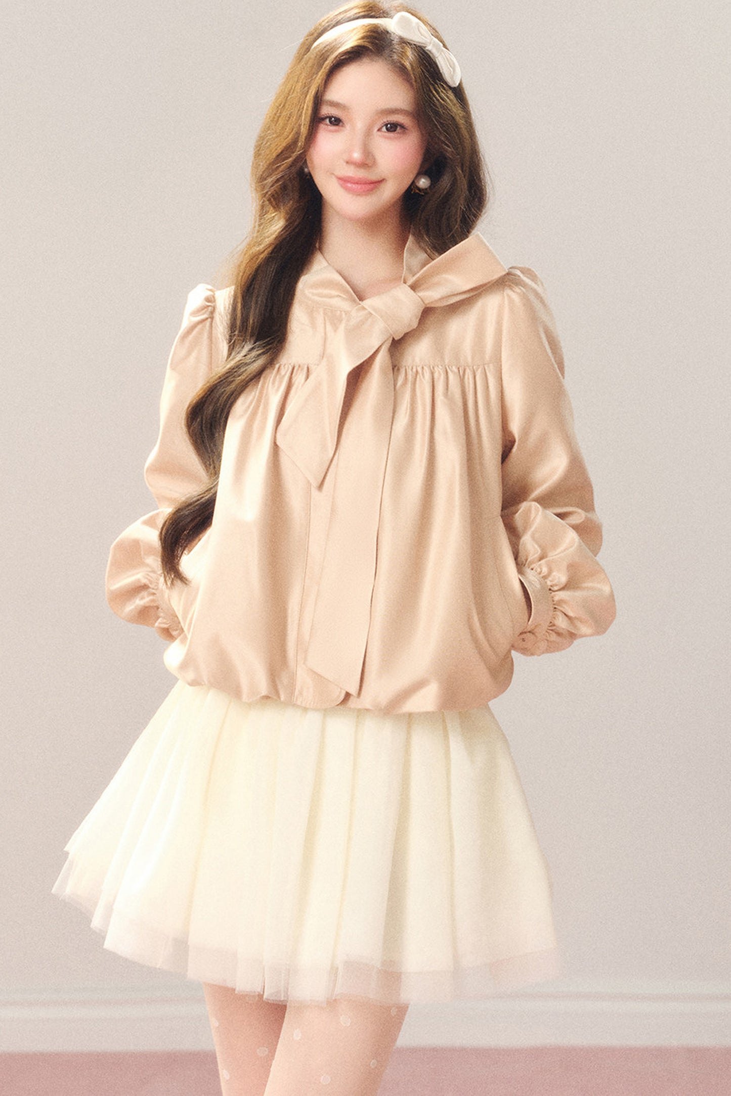 Trench coat color moka autunnale stile mantella