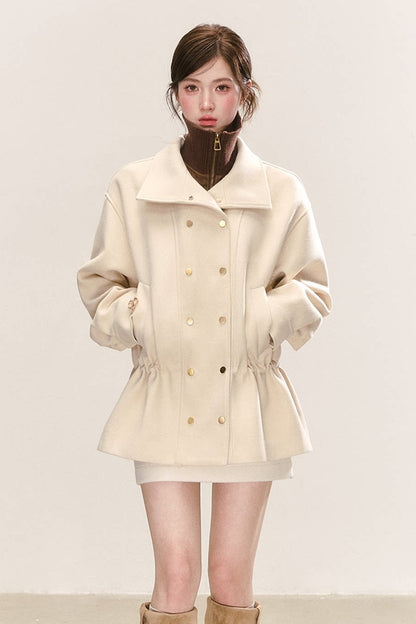 Cappotto beige in misto lana doppiopetto con coulisse in vita