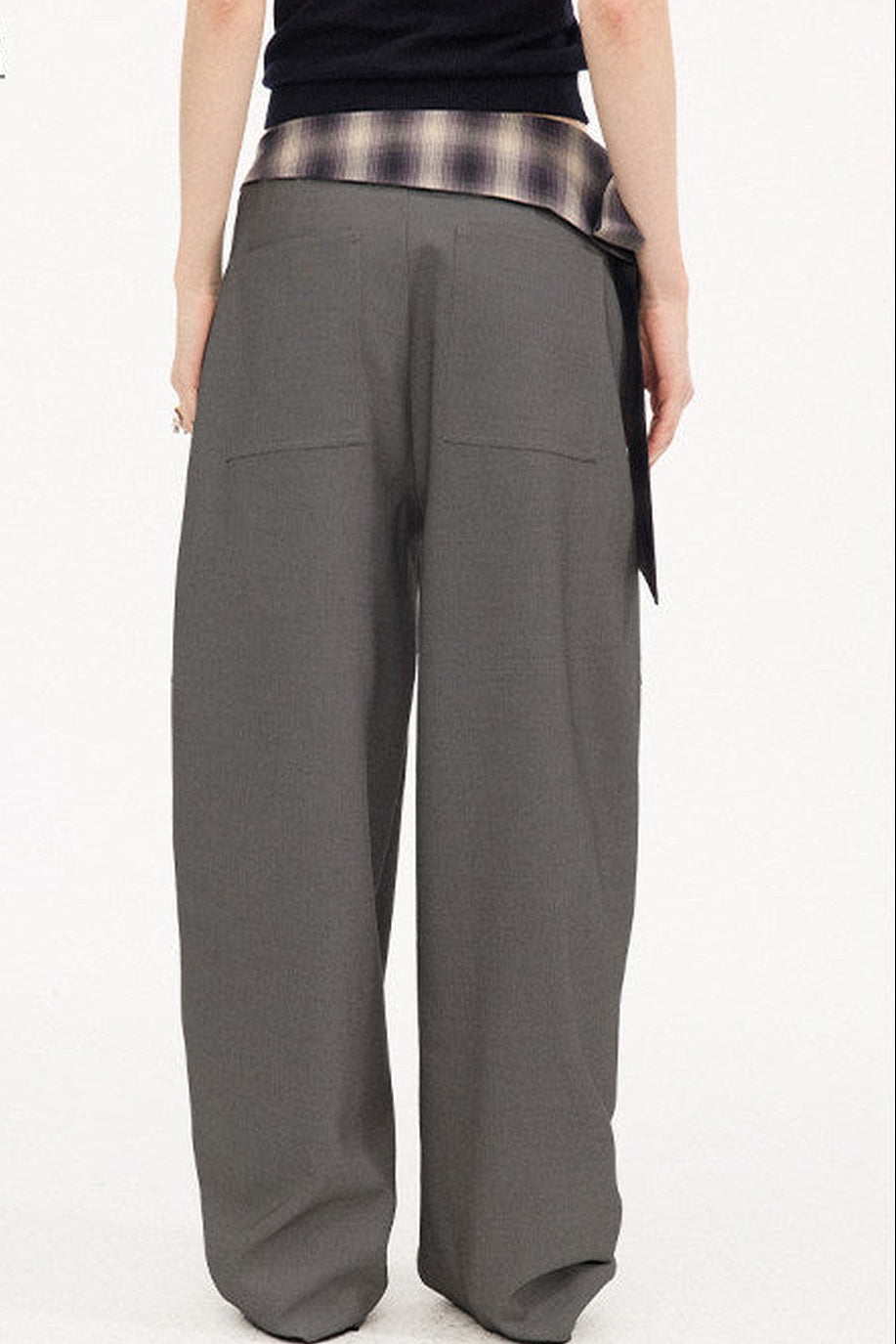 Pantalon à carreaux avec ceinture à nouer