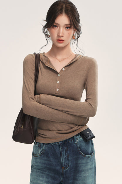 Elastisches T-Shirt mit Kapuze aus Wollmischung
