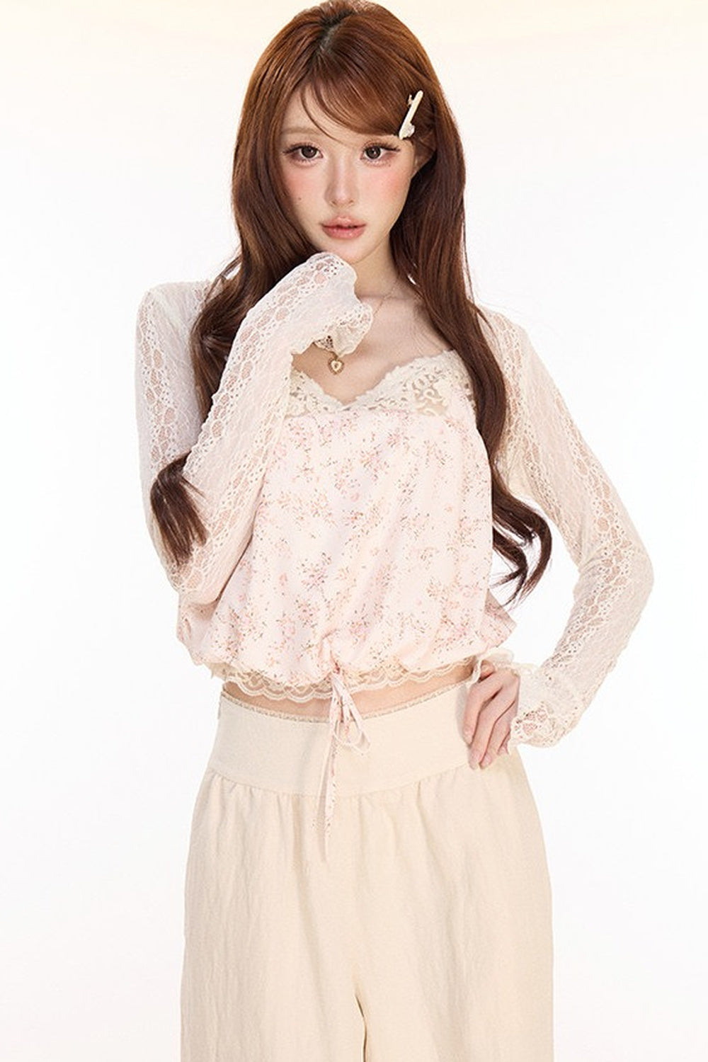 Conjunto de cárdigan, camisola y pantalones de encaje floral