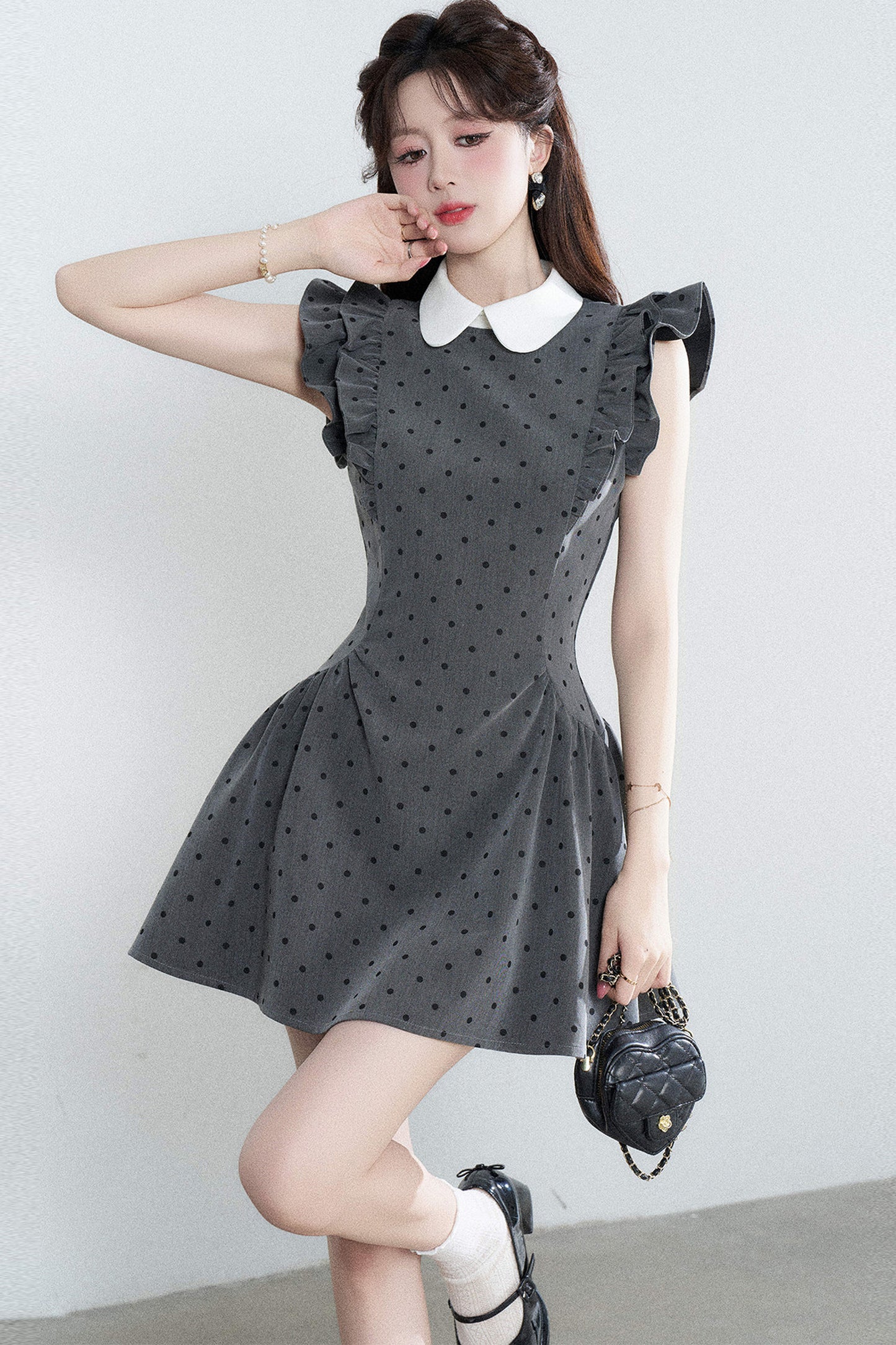Polka-Dot-Kleid mit Flatterärmeln