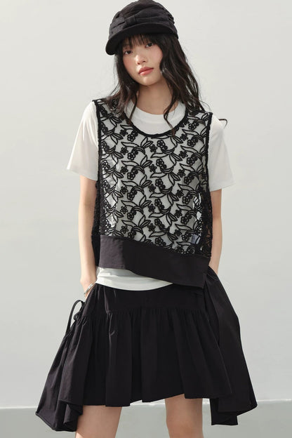 Gilet Nero Ricamato con Ritagli