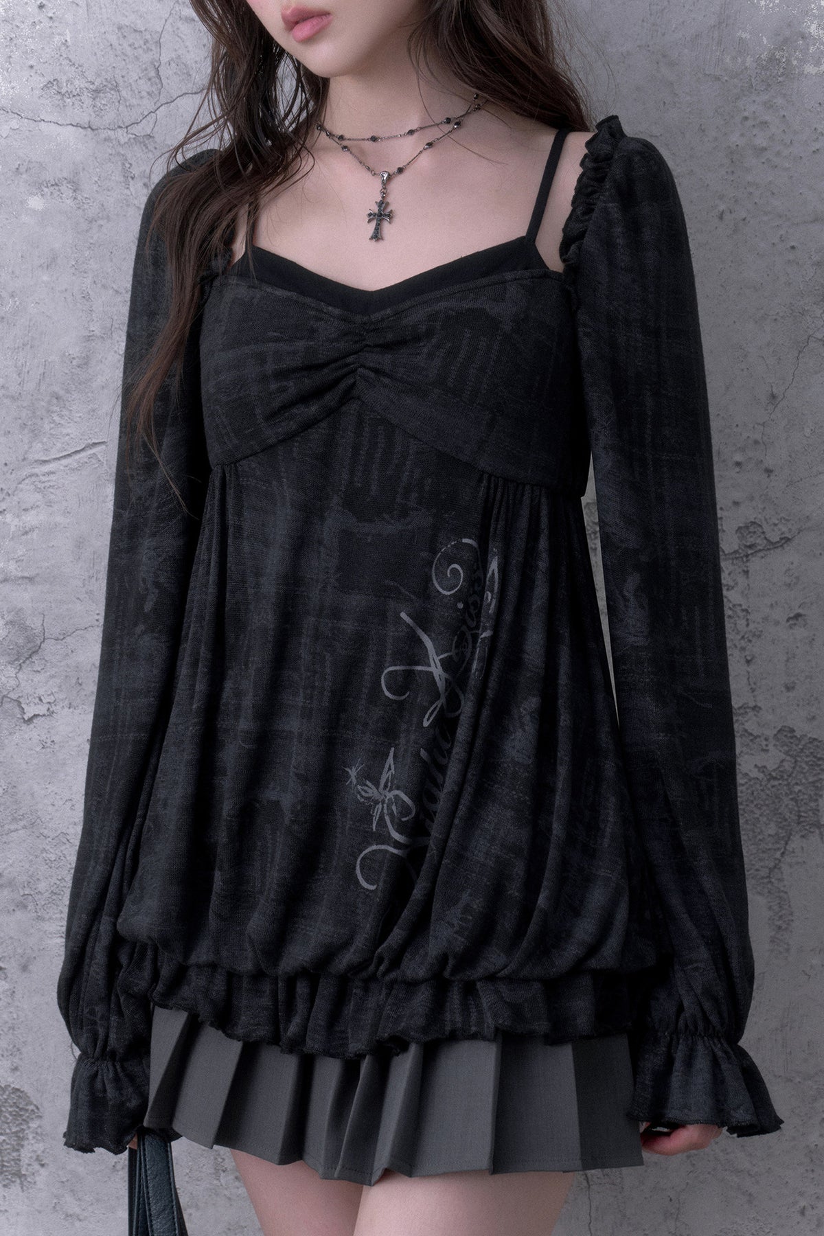 Schwarze Bluse in Lagenoptik mit Blumenmuster