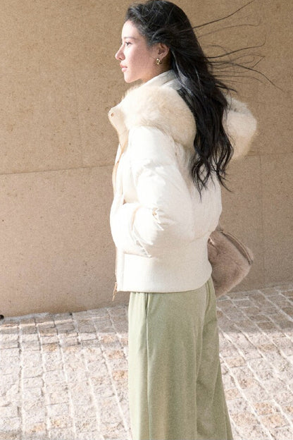 Daunenjacke mit abnehmbarem Fuchspelzkragen und Hut