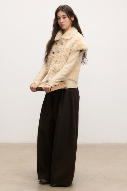 Conjunto de pantalones de pierna ancha y chaqueta marrón oscuro