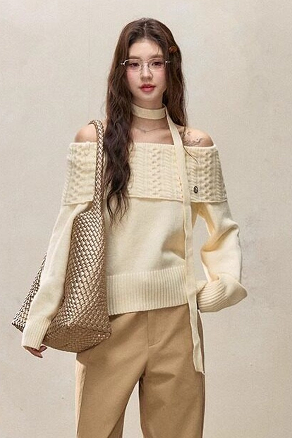 Maglione a maglia a maniche lunghe con spalle scoperte