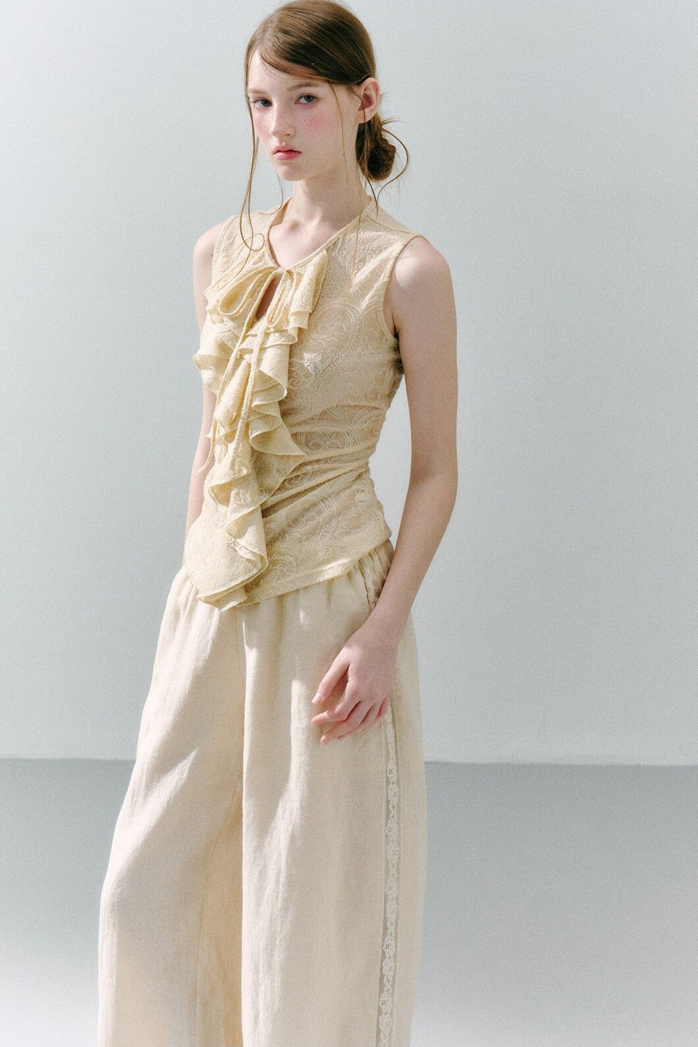 White Peach Wool Lace Ruffle Vest
