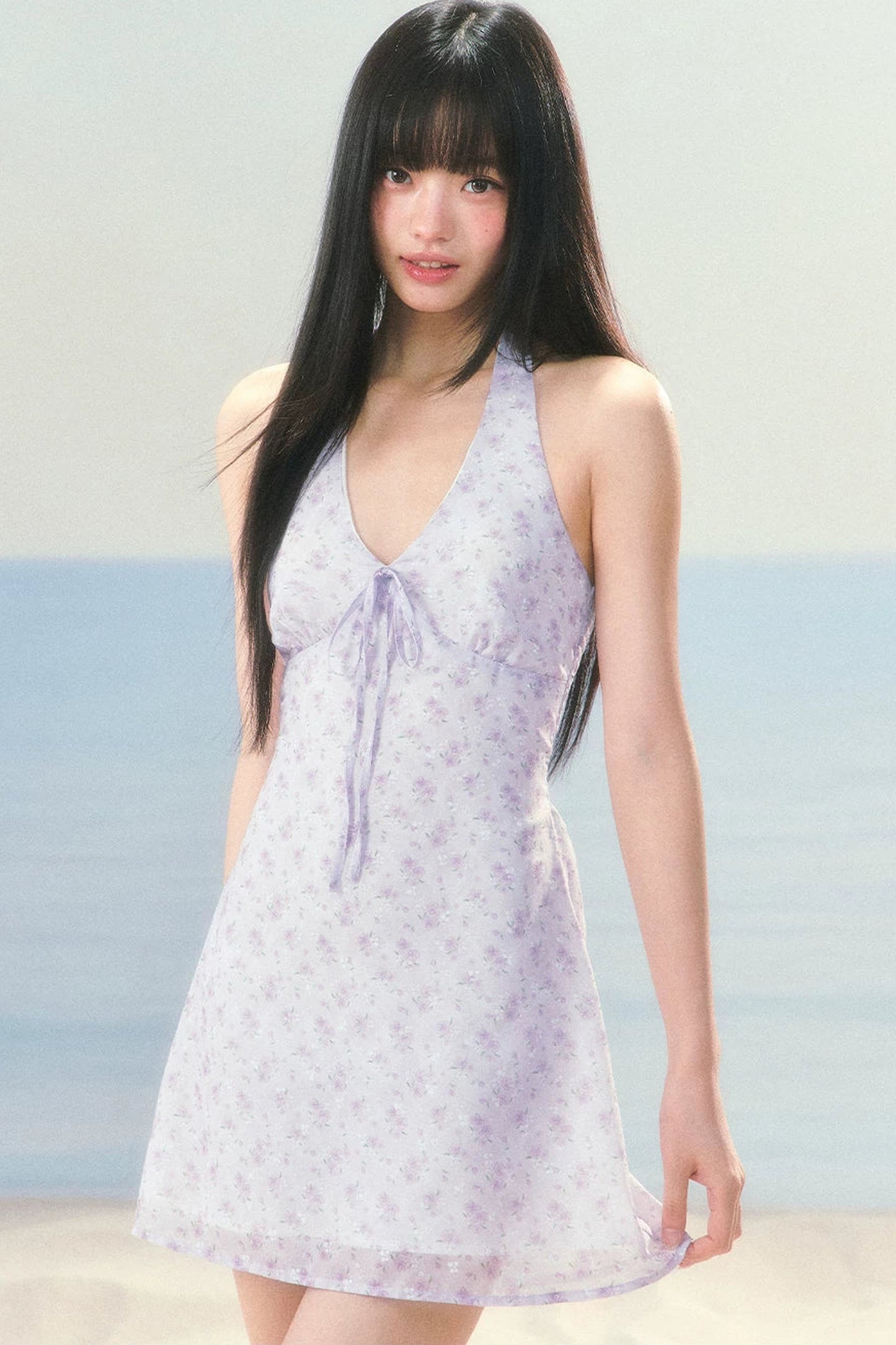 Vestido floral con cuello halter