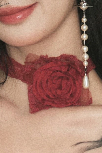 Choker-Halskette mit Spitzen-Rosenblüte zum Binden