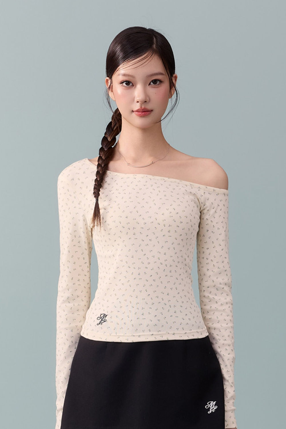 Off-Shoulder Long-Sleeve Slim T-Shirt
