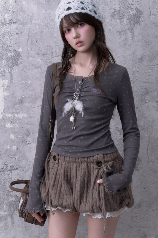 Camiseta henley con encaje en gris y morado