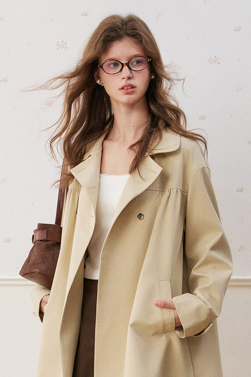 Zweireihiger Trenchcoat mit Kragen