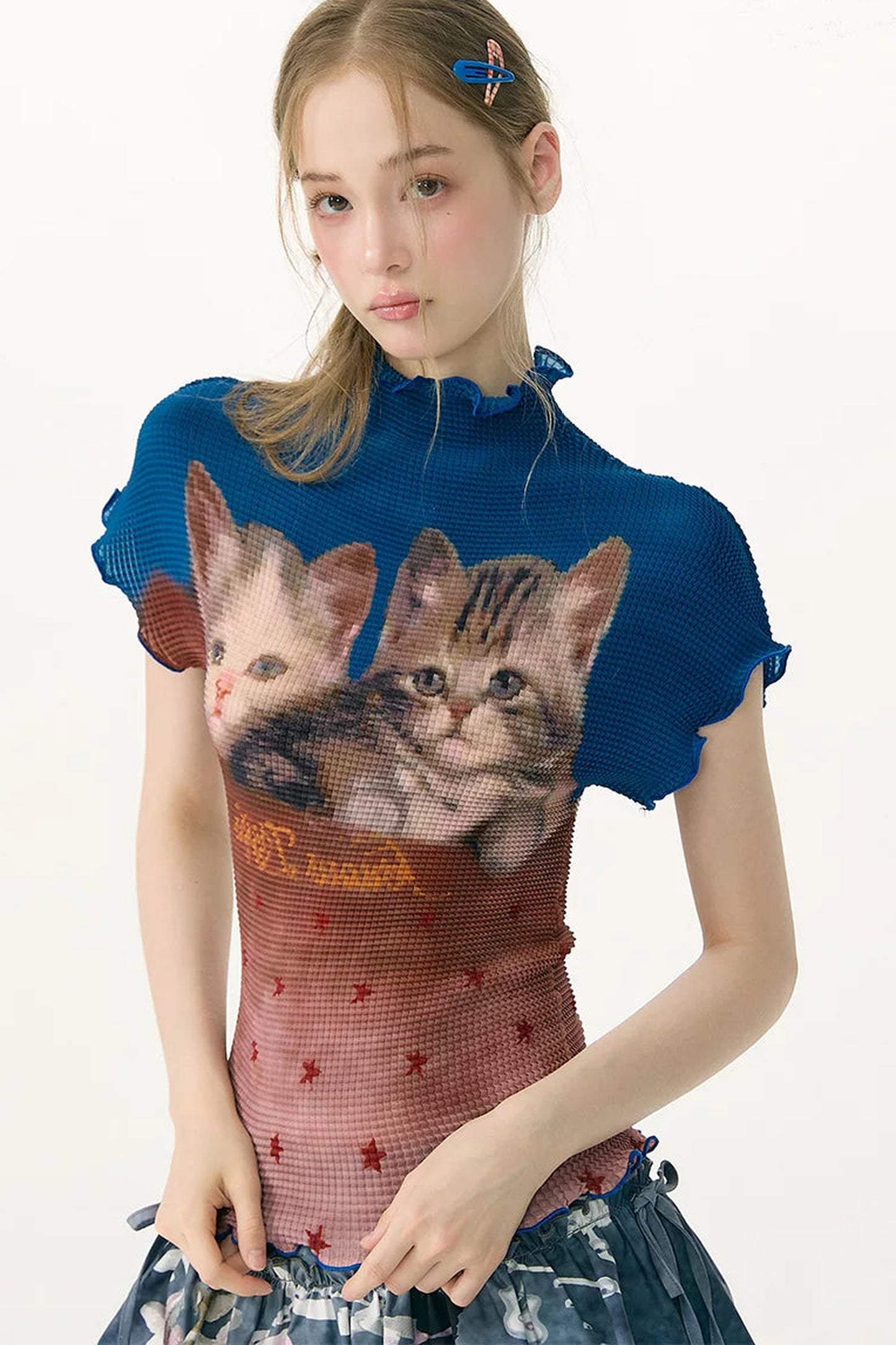 Blusa a blocchi di colore con stampa di gatti