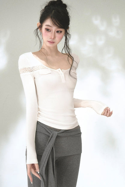 Geripptes Langarm-T-Shirt mit Spitze
