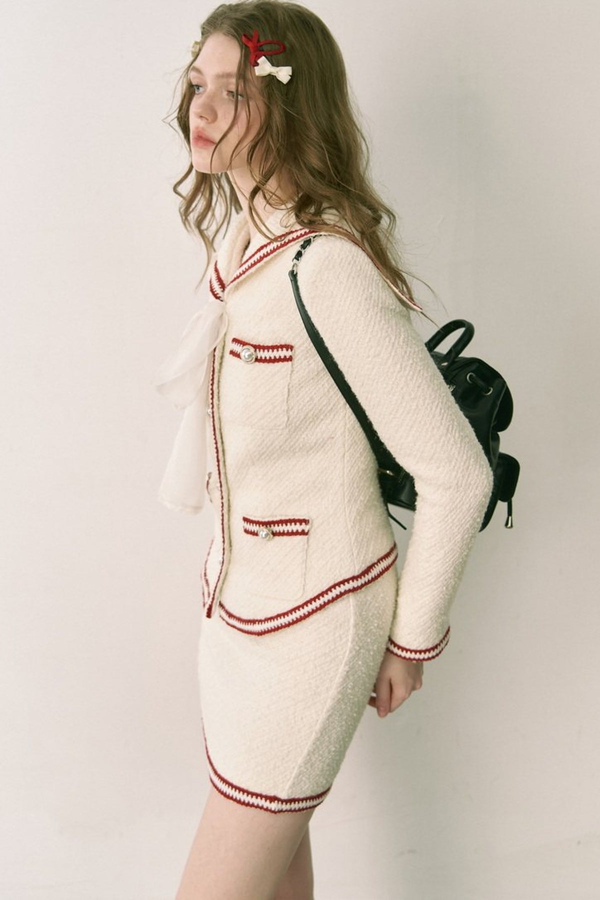 Set aus Tweedjacke und Rock in Kontrastfarben