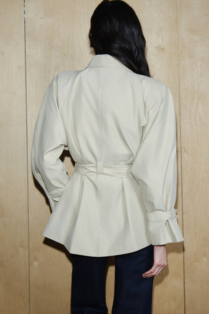Trenchcoat mit überlappendem Kragen