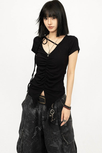 Top nero plissettato con scollo a V