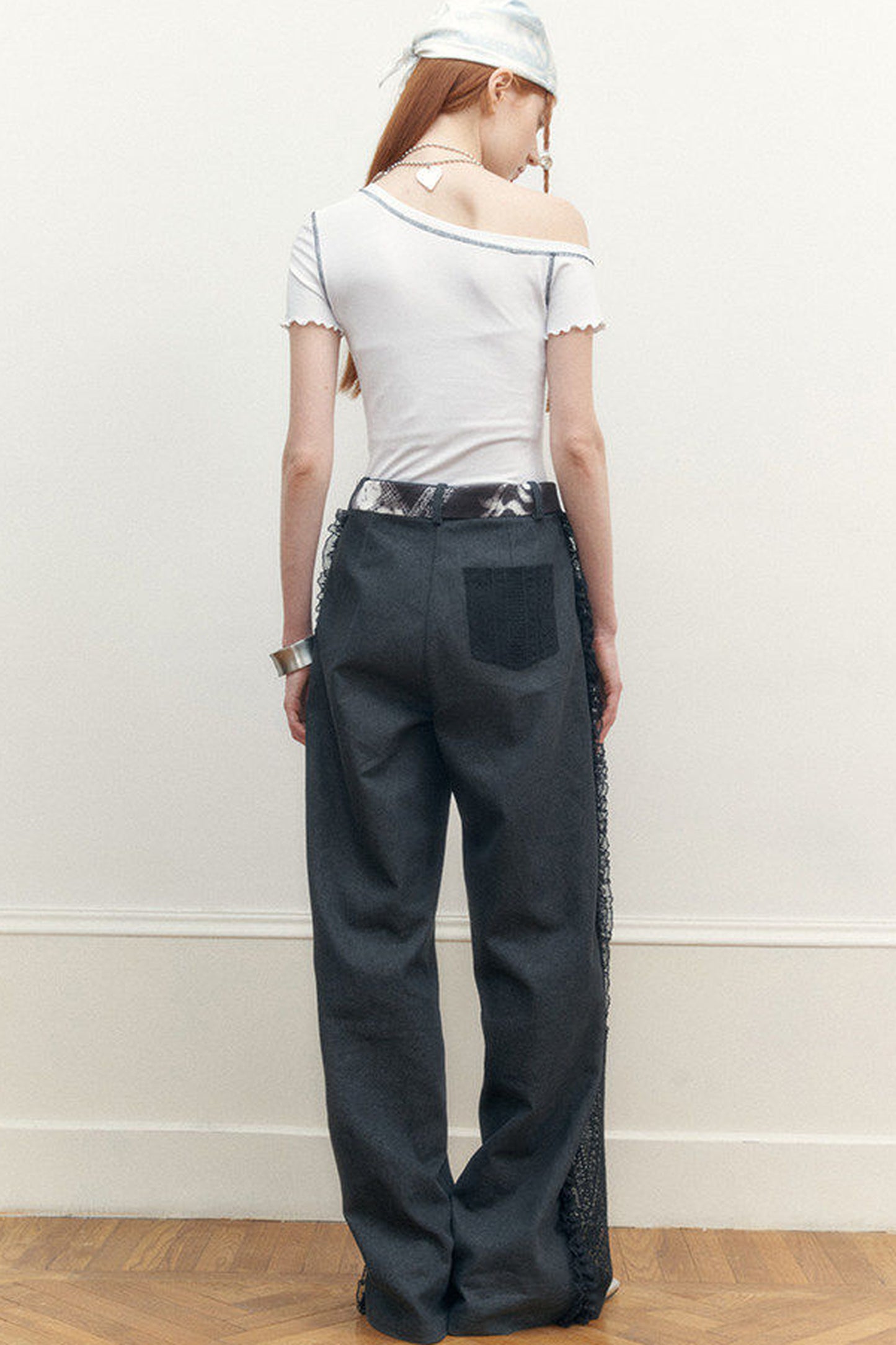 Contrast Stitching Asymmetrical Shoulder Short-Sleeve Top