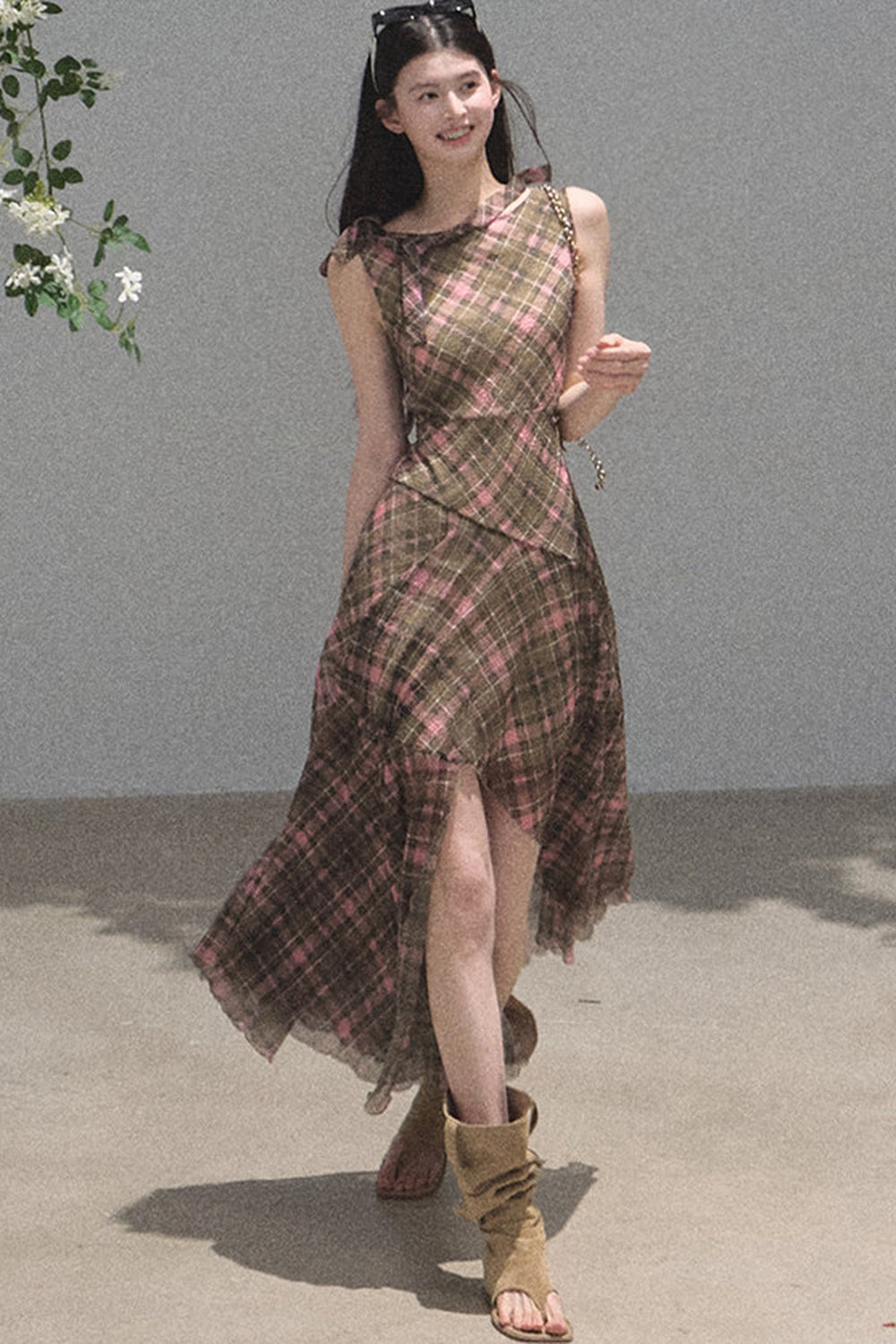 Asymmetrisches schulterfreies Kleid im Farbblock-Design