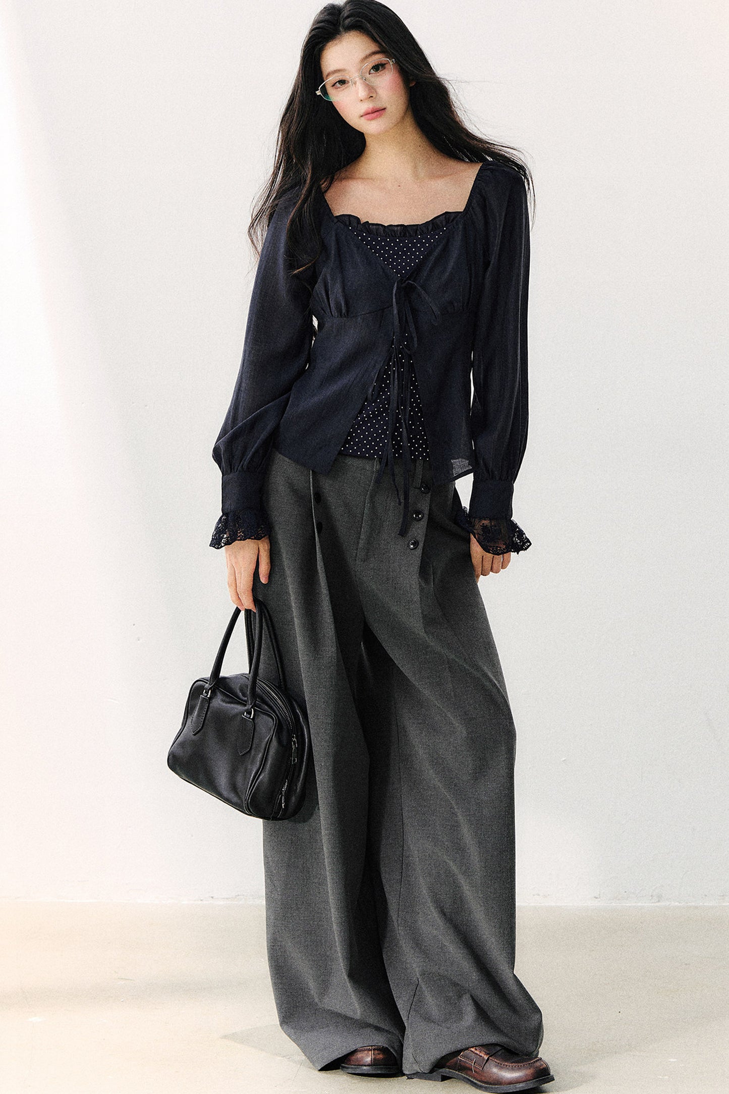 Stilvolle drapierte Hose mit weitem Bein