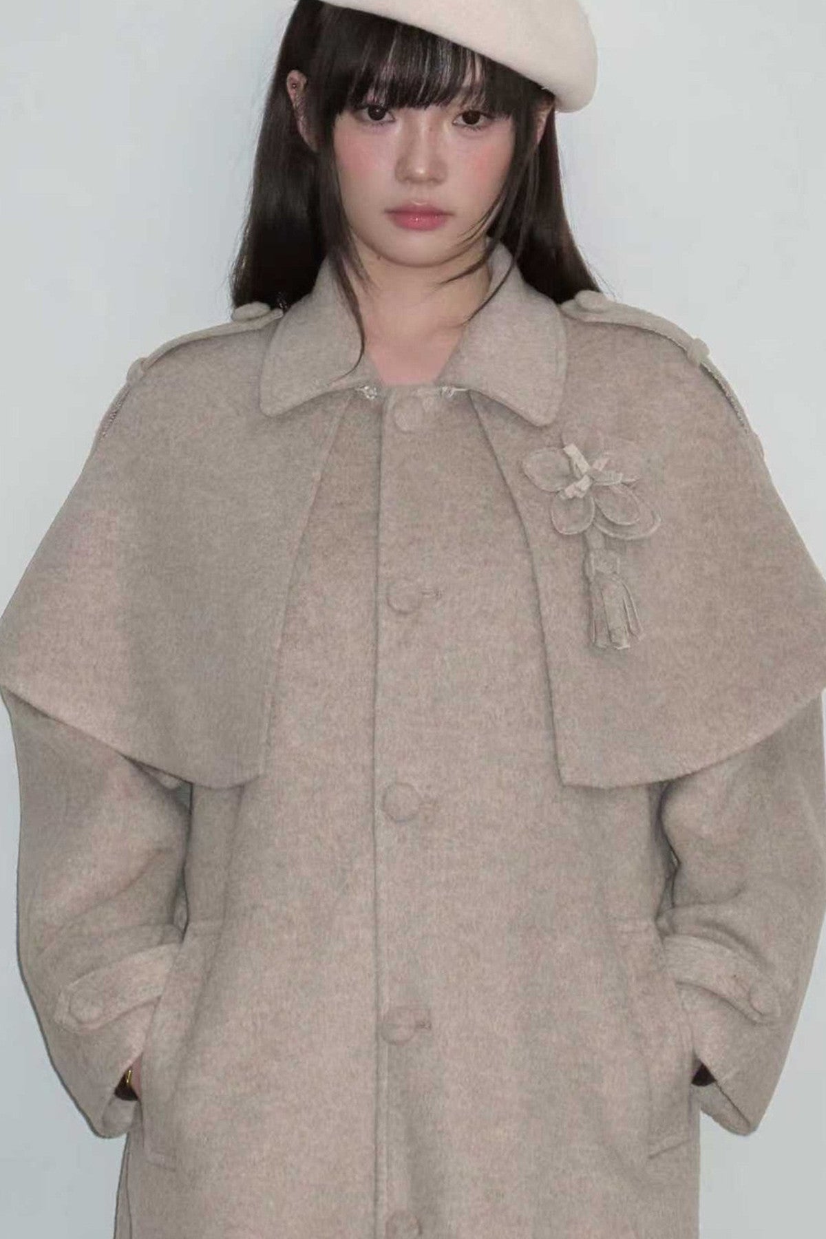 Cappotto in lana floreale fatto a mano