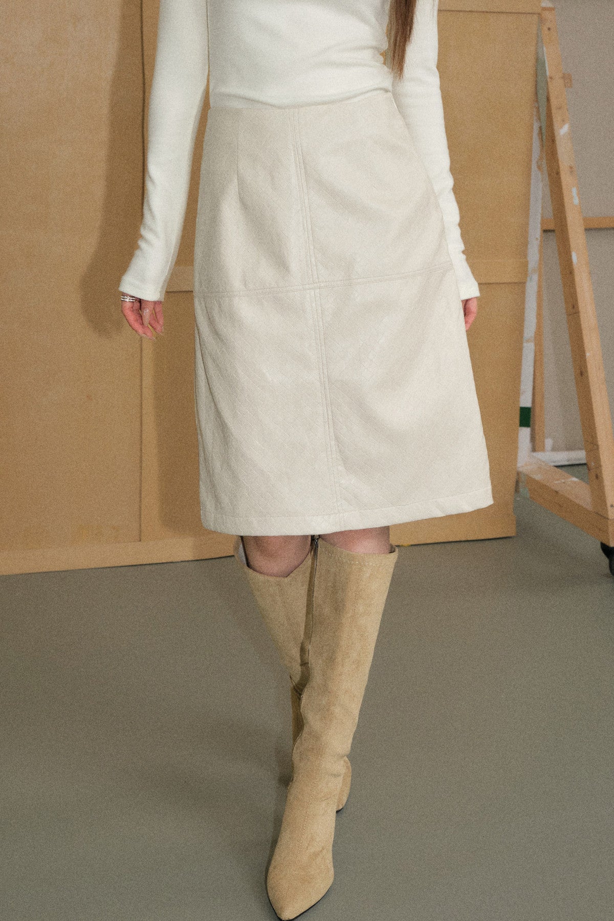 Cream White Loop Yarn Cardigan and Skirt Set-Up