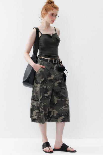Camouflage-Denimhose mit weitem Bein